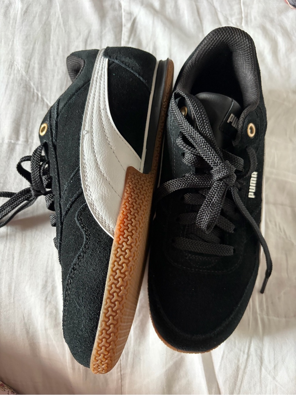 PUMA Women’s Bella Donna Black and white low top suede sneakers.